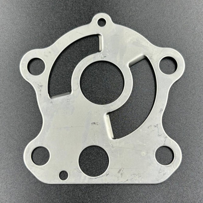 Пластина помпы Yamaha 688-44323-00
