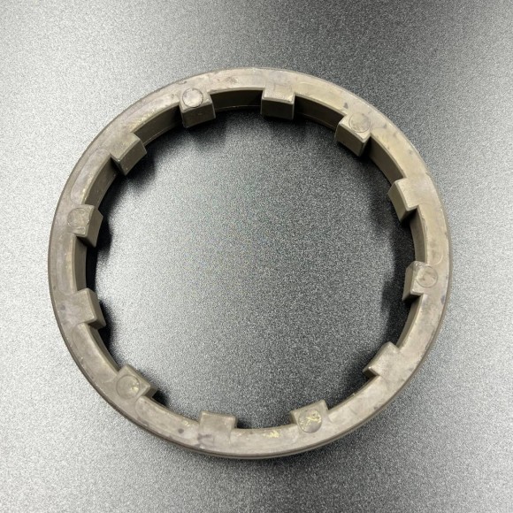 Фиксатор (гайка) корпуса редуктора Mercury/Mercruiser (8M2011027) (Osaka) Фиксатор (гайка) корпуса редуктора Mercury/Mercruiser (8M2011027) (Osaka)