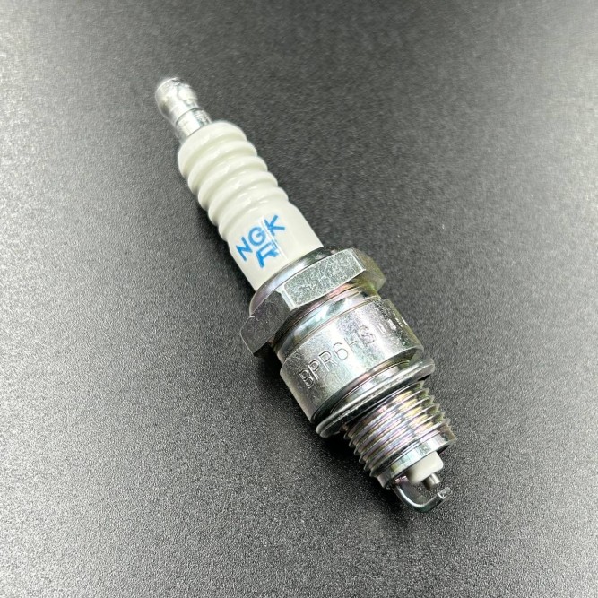 Свеча зажигания NGK BPR6HS-10 (Quicksilver)