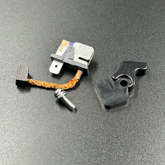 Щетка электромотора гидравлики Suzuki DF200A (31136-90J10/31136-90J02) (Suzuki)