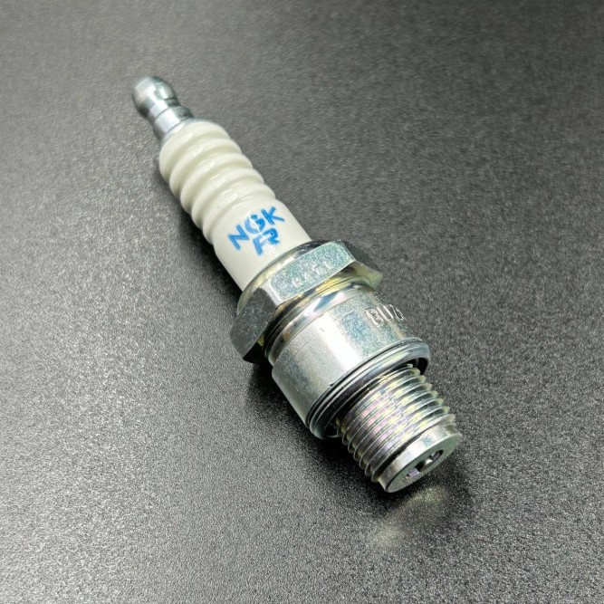 Свеча зажигания NGK BUZ8H (Quicksilver)