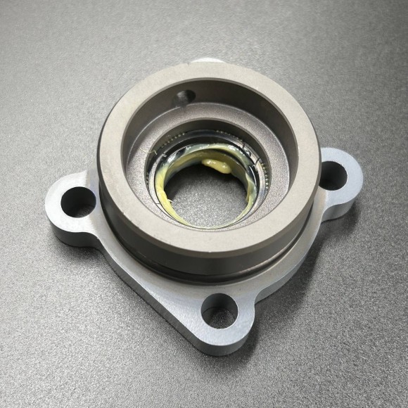 Основания помпы Suzuki DF90-140(A) (Suzuki) Основания помпы Suzuki DF90-140(A) (Suzuki)