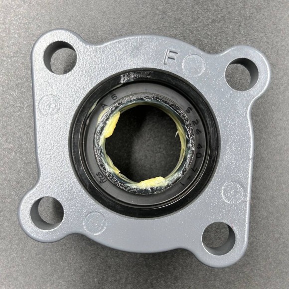 Основания помпы Suzuki DF90-140(A) (Suzuki) Основания помпы Suzuki DF90-140(A) (Suzuki)