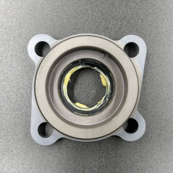 Основания помпы Suzuki DF90-140(A) (Suzuki) Основания помпы Suzuki DF90-140(A) (Suzuki)