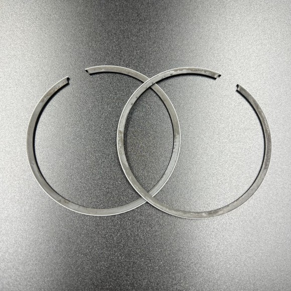 Поршневой комплект Polaris Indy 500 (+0.50mm) (Osaka) Поршневой комплект Polaris Indy 500 (+0.50mm) (Osaka)