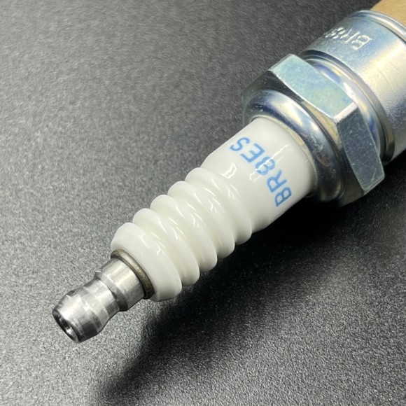 Свеча зажигания NGK BR8ES (PREMARINE)