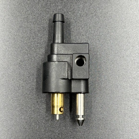 Коннектор топливный Yamaha 4-90, F4-70 (из мотора (папа)) (15F-01.07.01.00; 15A-303001)(YUELANG)