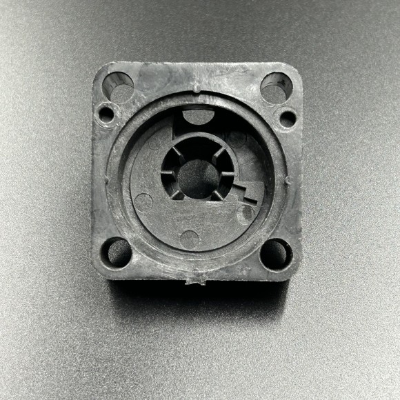 Корпус помпы охлаждения Yamaha 9.9-15, F6-15 (PREMARINE)