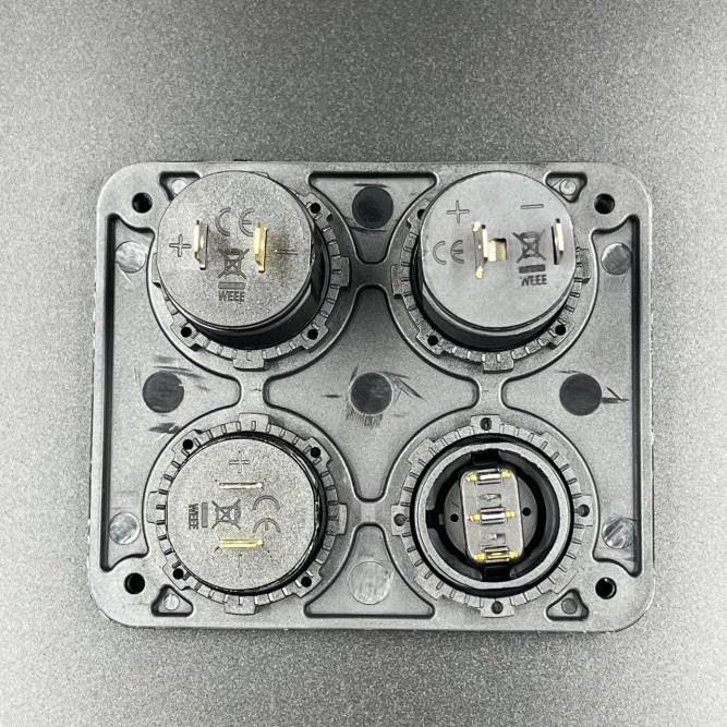 Панель управления (1 тумблер вкл/выкл, 2 USB, розетка 12V, вольтметр)(PREMARINE)