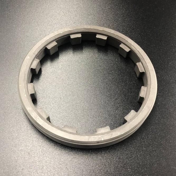 Гайка редуктора корончатая Yamaha 150-225, F150 (Omax)