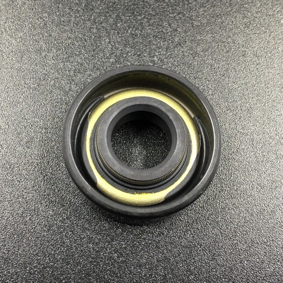 Сальник редуктора Tohatsu/Mercury 369-60223-0