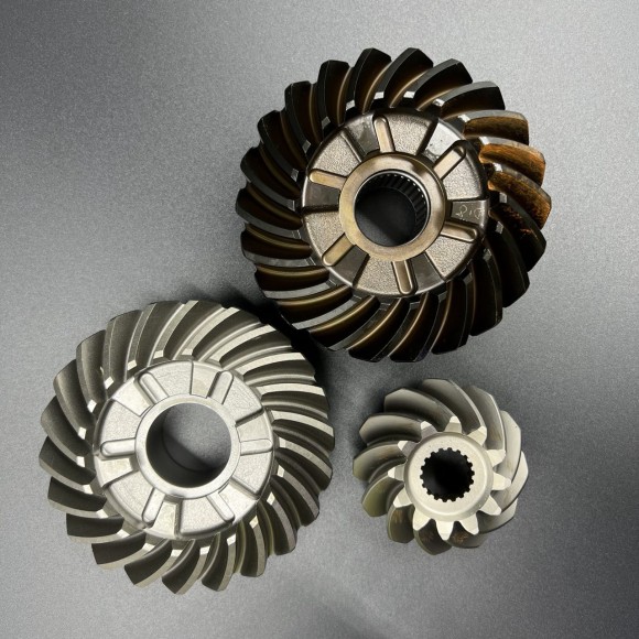 Шестерни редуктора (Комплект) Suzuki DF200-250 (от 2014 г.) (57300-93860) (Suzuki) Шестерни редуктора (Комплект) Suzuki DF200-250 (от 2014 г.) (57300-93860) (Suzuki)