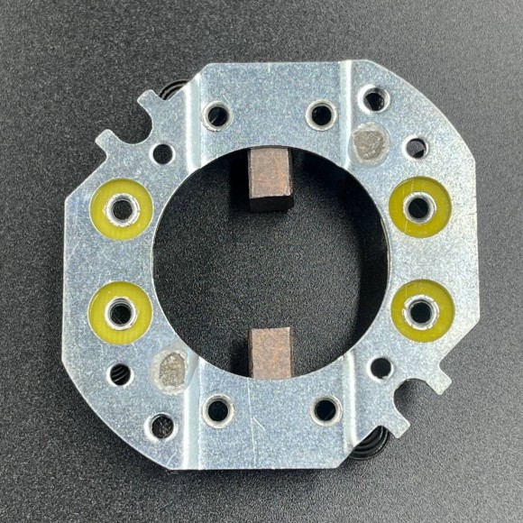 Щеточный узел YAMAHA 55-90, Mercury 50 (PREMARINE) Щеточный узел YAMAHA 55-90, Mercury 50 (PREMARINE)