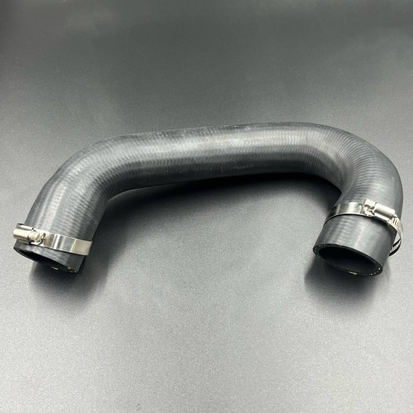 Патрубок насоса Mercruiser 4.3- 5.0-5.7 (18-7133) (JSP) Патрубок насоса Mercruiser 4.3- 5.0-5.7 (18-7133) (JSP)