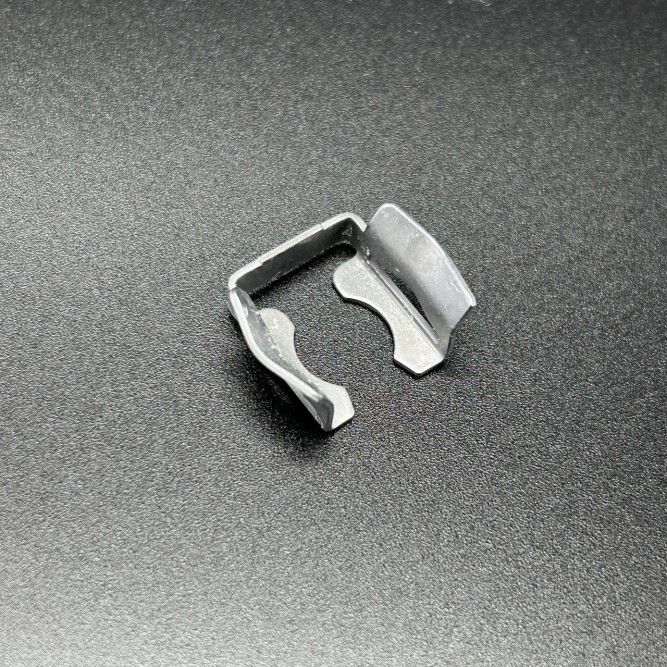 Скоба крепления инжектора стальная RETAINER-INJECTOR (Quicksilver)