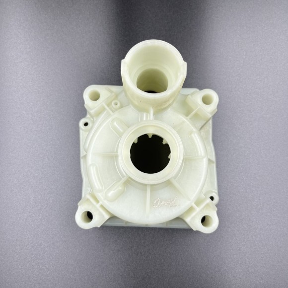 Корпус помпы охлаждения Yamaha F300-350  (Omax)