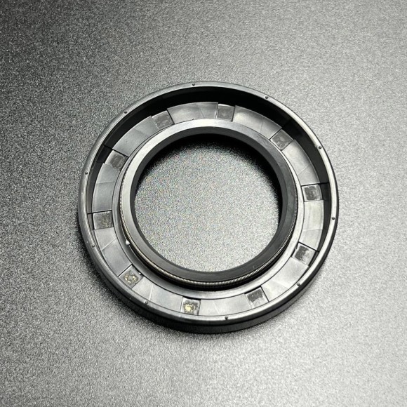 Сальник Tohatsu (3B7-00121-0) (35x58x9) (Tohatsu) Сальник Tohatsu (3B7-00121-0) (35x58x9) (Tohatsu)