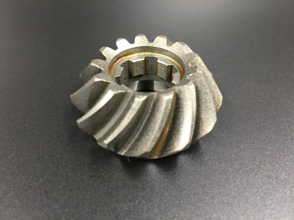 Шестерня вертикального вала (Пиньон) Yamaha 30D (6J8-45551-00) (Yamaha)