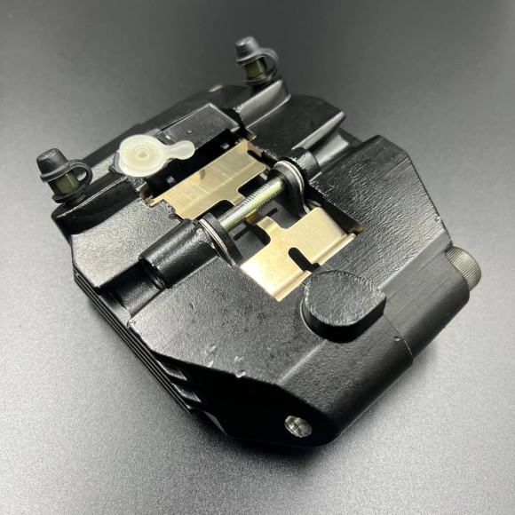 Задний тормозной суппорт в сборе ATV 500\A\2A, Х5, Х6, Х8 , Yamaha Grizzly 660 (Premarine) Задний тормозной суппорт в сборе ATV 500\A\2A, Х5, Х6, Х8 , Yamaha Grizzly 660 (Premarine)