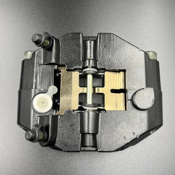 Задний тормозной суппорт в сборе ATV 500\A\2A, Х5, Х6, Х8 , Yamaha Grizzly 660 (Premarine) Задний тормозной суппорт в сборе ATV 500\A\2A, Х5, Х6, Х8 , Yamaha Grizzly 660 (Premarine)