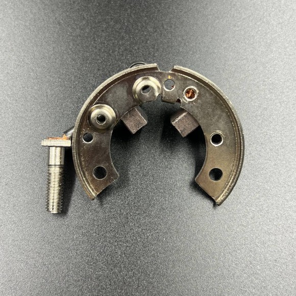Щеточный узел Yamaha 40-70, Suzuki 20-40 (PREMARINE) Щеточный узел Yamaha 40-70, Suzuki 20-40 (PREMARINE)