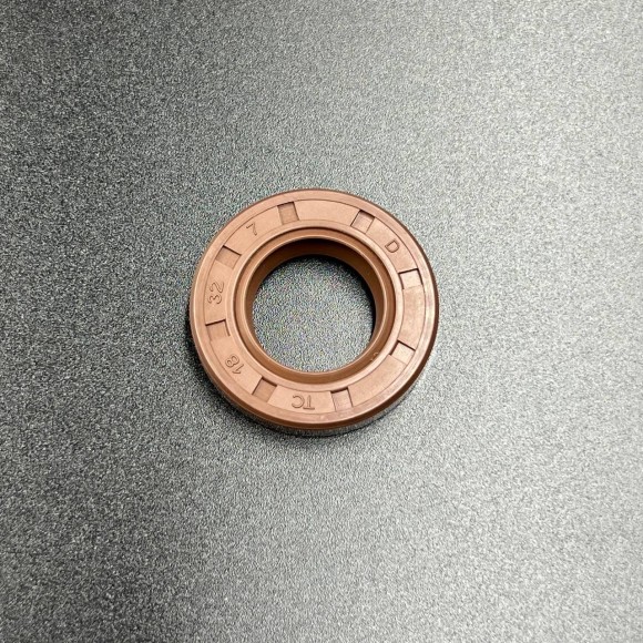 Сальник Mercruiser (18x32x7) (26-90562) (JSP)