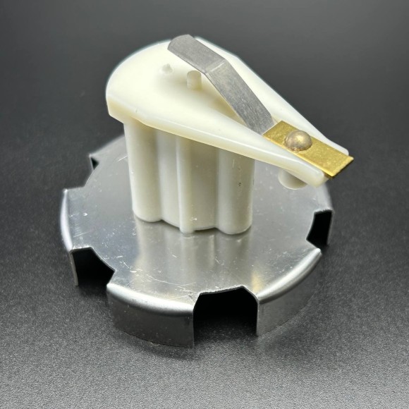 Бегунок распределителя зажигания ROTOR ASSY (Quicksilver) Бегунок распределителя зажигания ROTOR ASSY (Quicksilver)