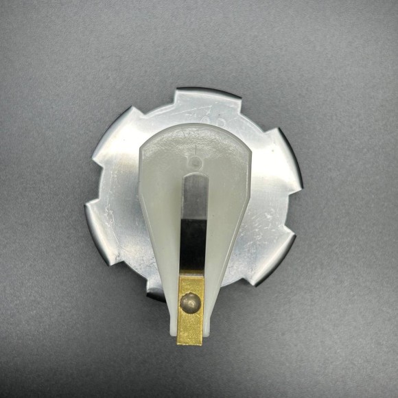 Бегунок распределителя зажигания ROTOR ASSY (Quicksilver) Бегунок распределителя зажигания ROTOR ASSY (Quicksilver)