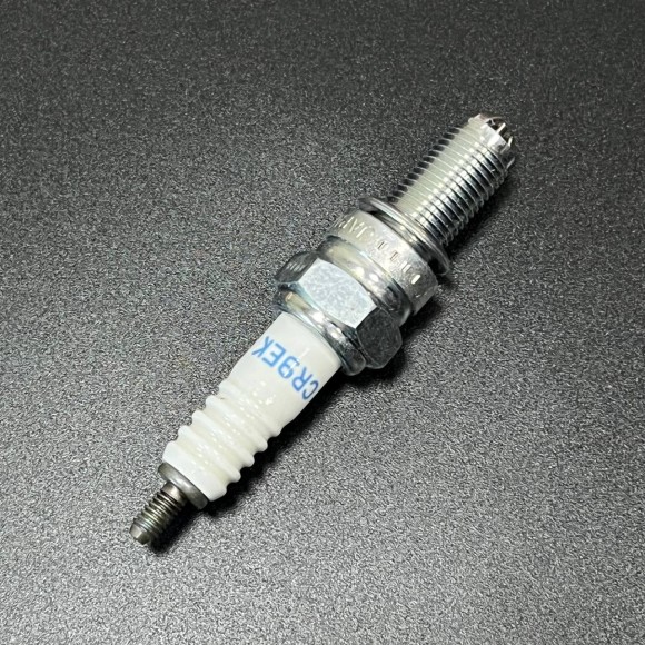 Свеча зажигания NGK CR9EK