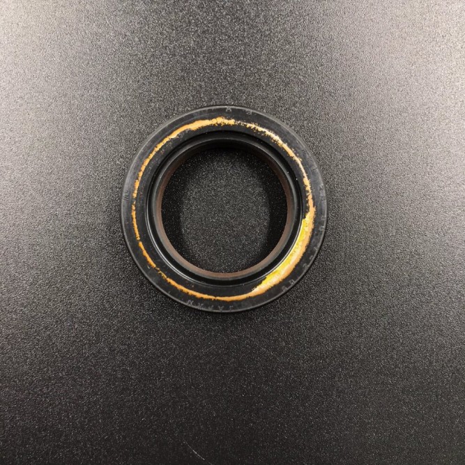 Сальник коленвала Yamaha 93102-25M48