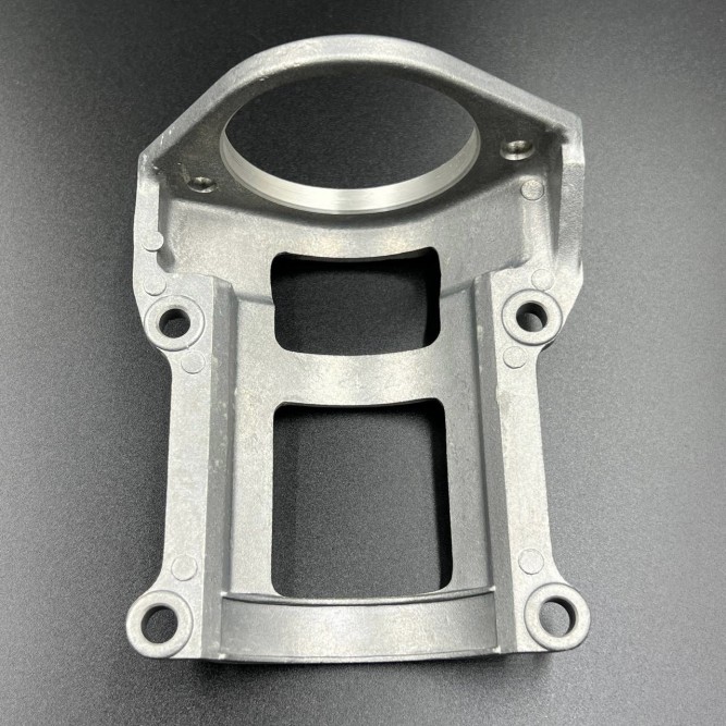 Крепление электростартера Suzuki DT25-30 (Suzuki)
