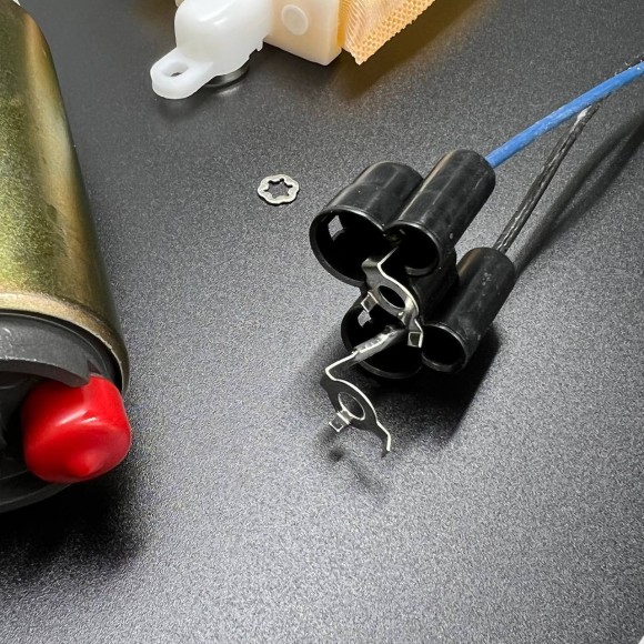 Топливный насос Suzuki DF40-50/60-70 (PREMARINE)