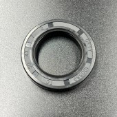 Сальник 30х47х7мм промежуточного вала от ДВС на КПП Guepard\Dominator - BRP Outlander\Renegade\Maver Сальник 30х47х7мм промежуточного вала от ДВС на КПП Guepard\Dominator - BRP Outlander\Renegade\Maver