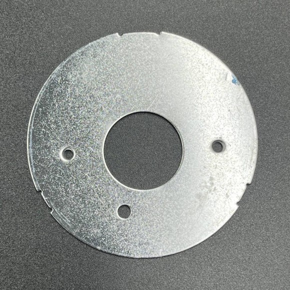 Стакан помпы охлаждения Suzuki DF90-140 (Пластина) (Suzuki)