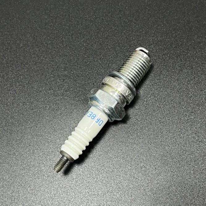 Свеча зажигания NGK DR8EA