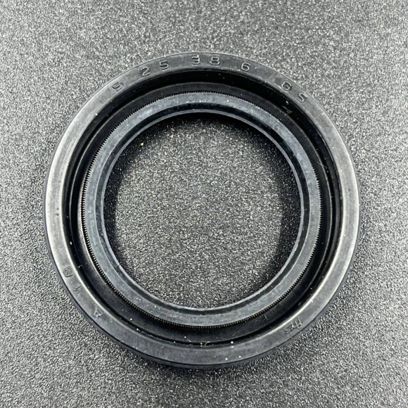 Сальник Yamaha (93101-25M28) (25x38x6) (Yamaha)