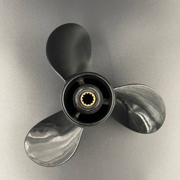 Гребной винт Tohatsu/Mercury 8-9.8 Megara (3x8.9x9.5) (Polastorm) Гребной винт Tohatsu/Mercury 8-9.8 Megara (3x8.9x9.5) (Polastorm)