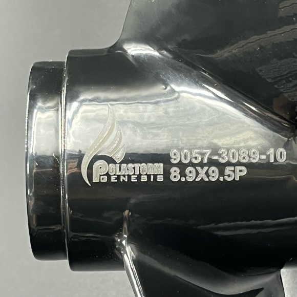 Гребной винт Tohatsu/Mercury 8-9.8 Megara (3x8.9x9.5) (Polastorm) Гребной винт Tohatsu/Mercury 8-9.8 Megara (3x8.9x9.5) (Polastorm)