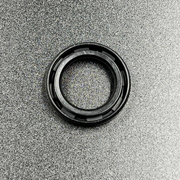 Уплотнение штока гидроподъемника Honda BF75-225(PREMARINE)