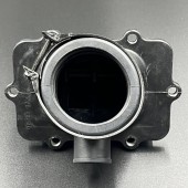 Впускной патрубок с лепестковыми клапанами BRP LYNX/Ski-Doo (KINETIX) Впускной патрубок с лепестковыми клапанами BRP LYNX/Ski-Doo (KINETIX)