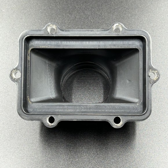 Впускной патрубок BRP 550F (420667109; 42066710) (KINETIX) Впускной патрубок BRP 550F (420667109; 42066710) (KINETIX)