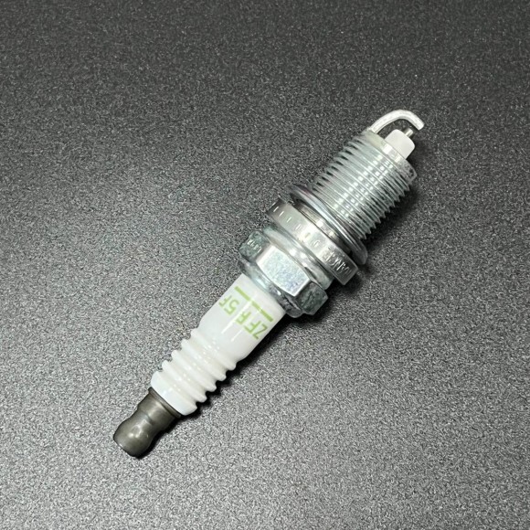 Свеча зажигания NGK ZFR5F