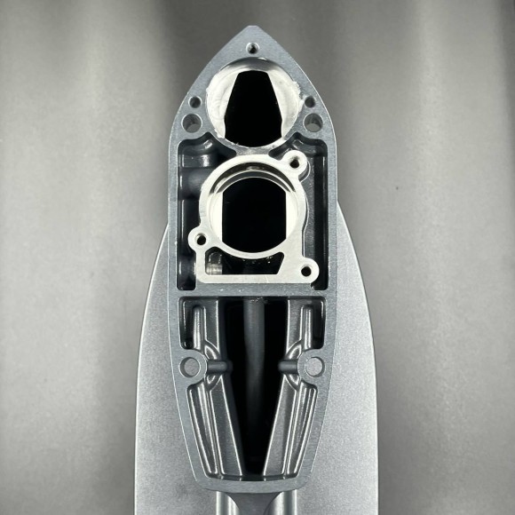 Корпус редуктора Tohatsu 9.9-18 (398S60000) (YUELANG) Корпус редуктора Tohatsu 9.9-18 (398S60000) (YUELANG)