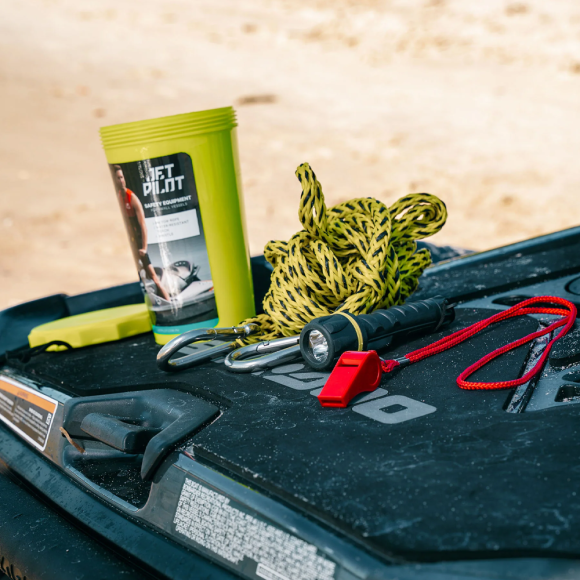 Аварийный спасательный набор JetPilot Venture Marine Safety Equipment Аварийный спасательный набор JetPilot Venture Marine Safety Equipment