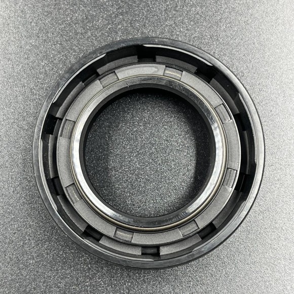 Сальник Tohatsu (3B7-60111-0) (30x50x12) (Osaka) Сальник Tohatsu (3B7-60111-0) (30x50x12) (Osaka)