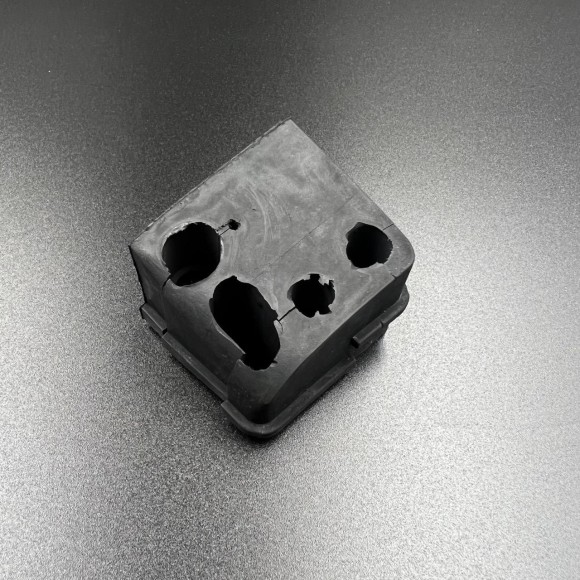 Уплотнение в поддон тросов д/у Yamaha 75-90 (PREMARINE)