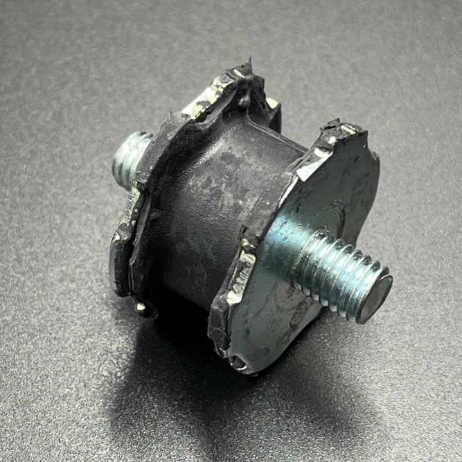 Подушка двигателя Yamaha BRAVO (8V7-21486-00) (KINETIX)
