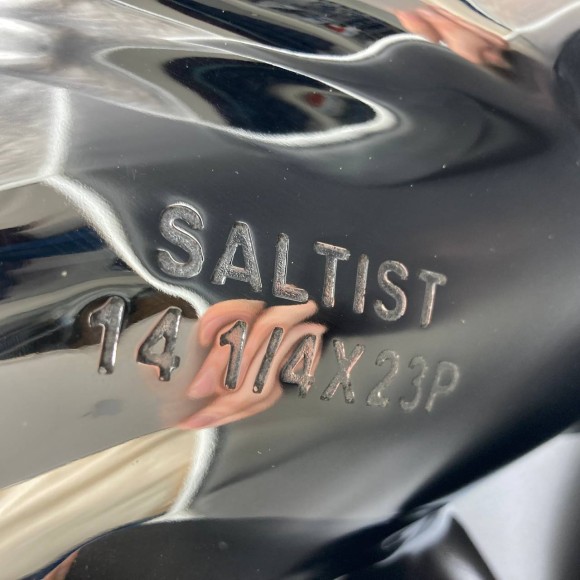 Гребной винт правого вращения VOLVO Sx Saltist AMMA (3x14 1/4x23) (Сталь) (Polastorm) Гребной винт правого вращения VOLVO Sx Saltist AMMA (3x14 1/4x23) (Сталь) (Polastorm)