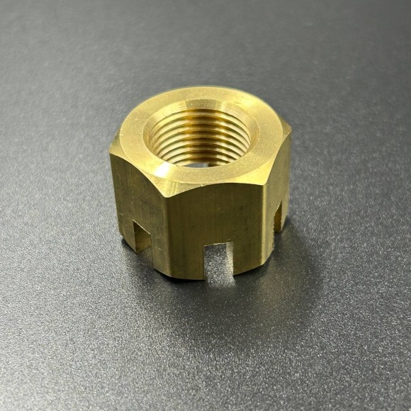 Гайка гребного винта Suzuki DT40-60 (Osaka)