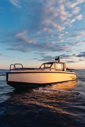 Катер XO DFNDR 9